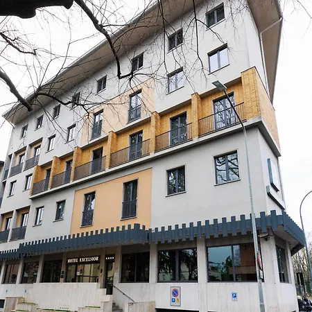 Excelsior 4* Magenta