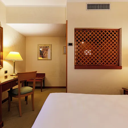 Excelsior Hotel 4*